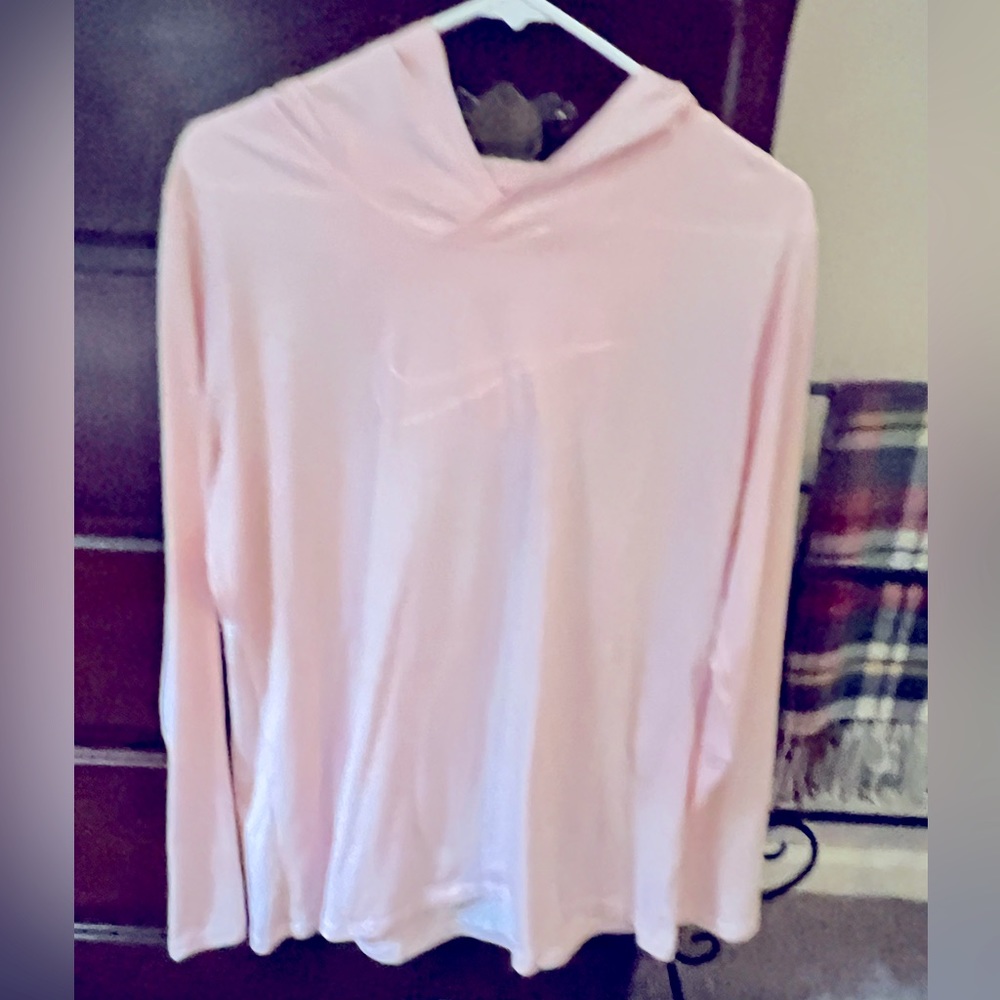 EEUC Women’s Nike DRI-FIT Hoodie Tee—Perfect for Fall! Size—XL